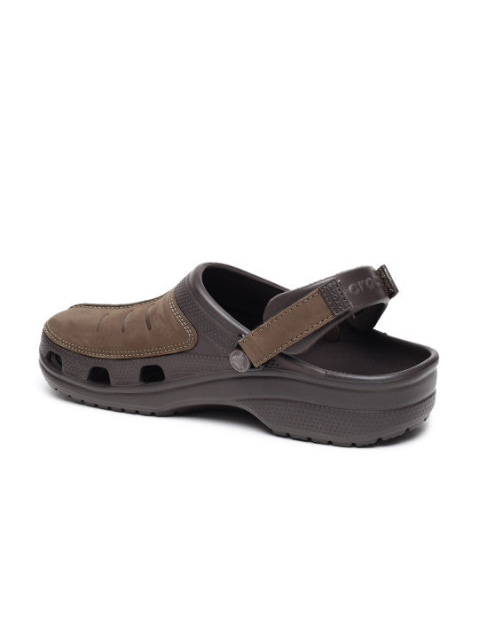 CROCSS YUKON BROWN CLOG 5