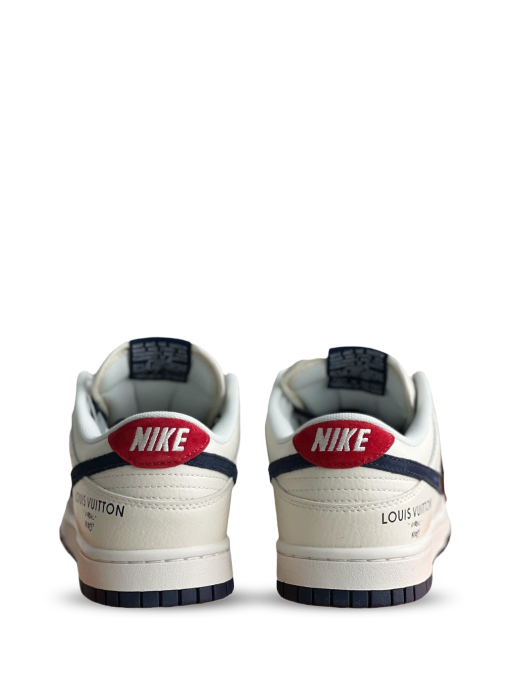 LOUIS VUITTON X NIKEE SB DUNK LOW
