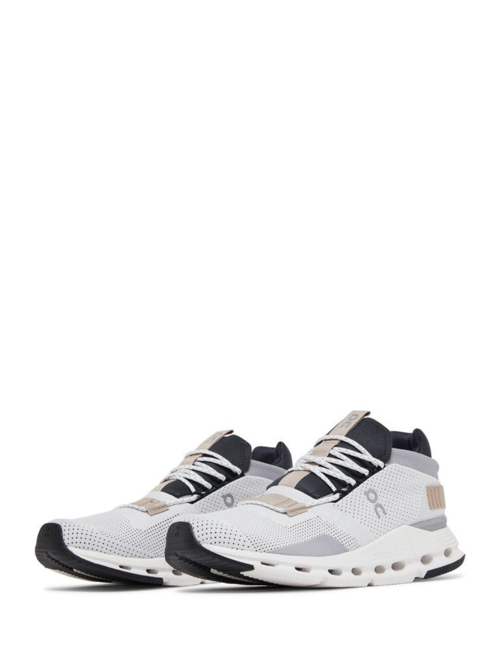 On Running Cloudnova 5 White sand