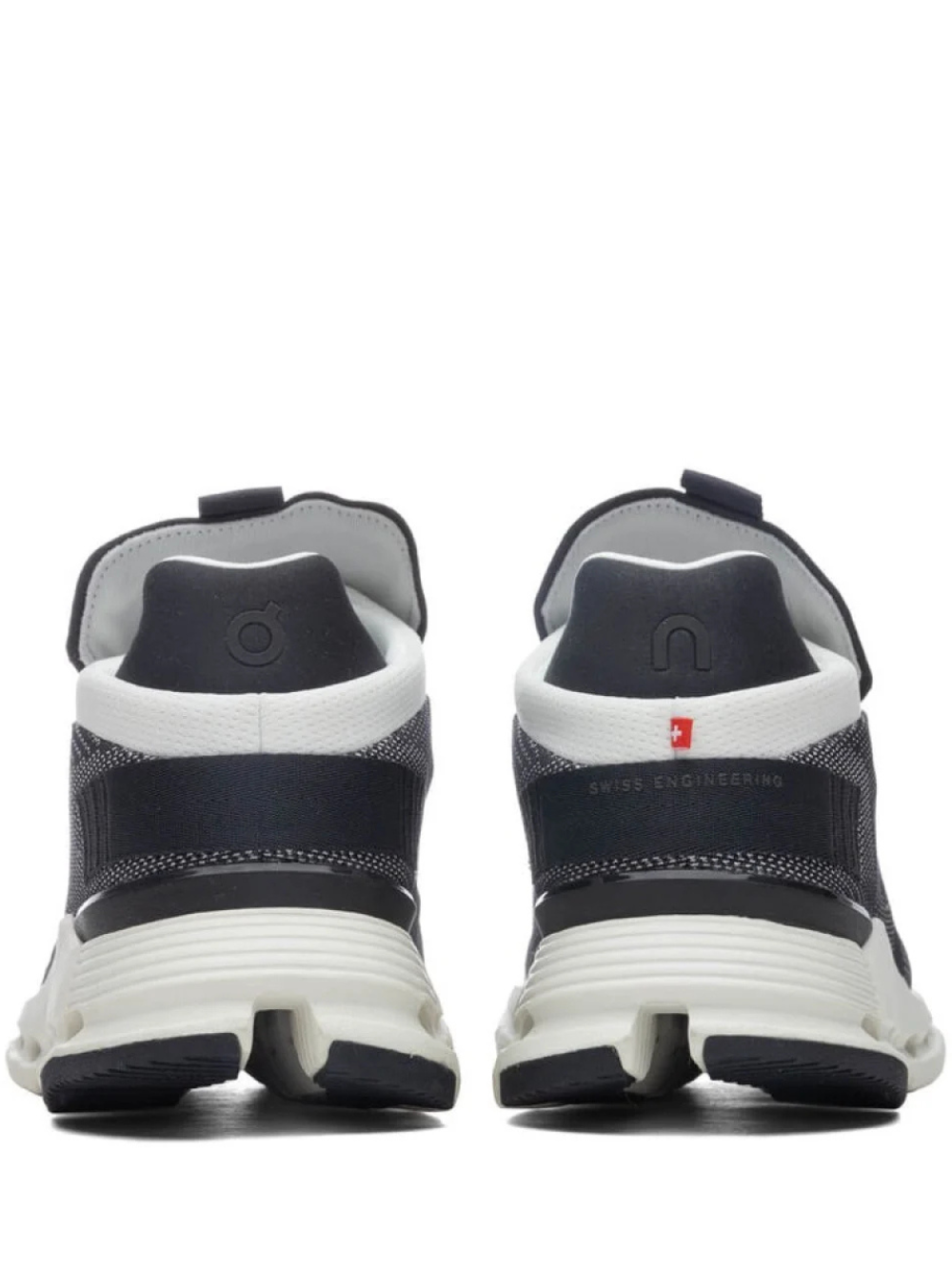 On Cloud Running "Nova Black White" Womens
