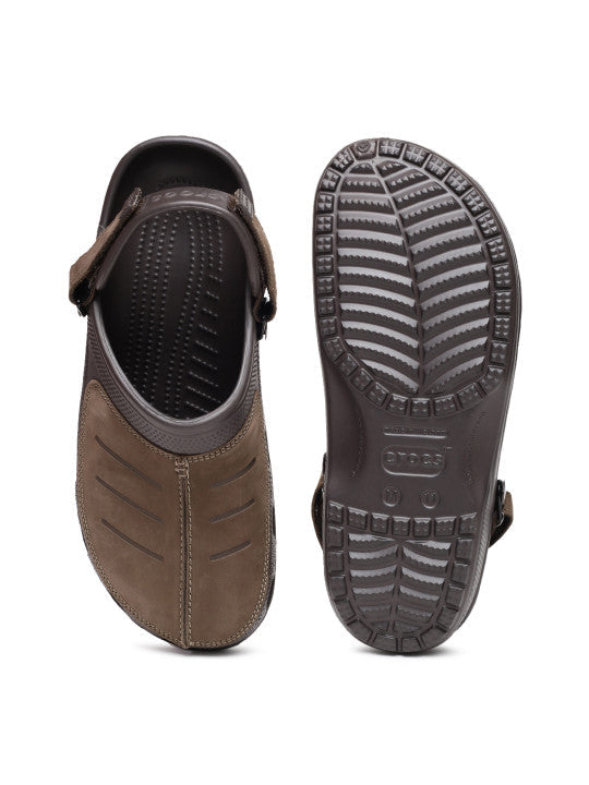 CROCSS YUKON BROWN CLOG 5