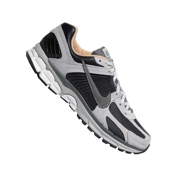 Nikee_zoom_vomero_5_dark_smoke_grey_vachetta