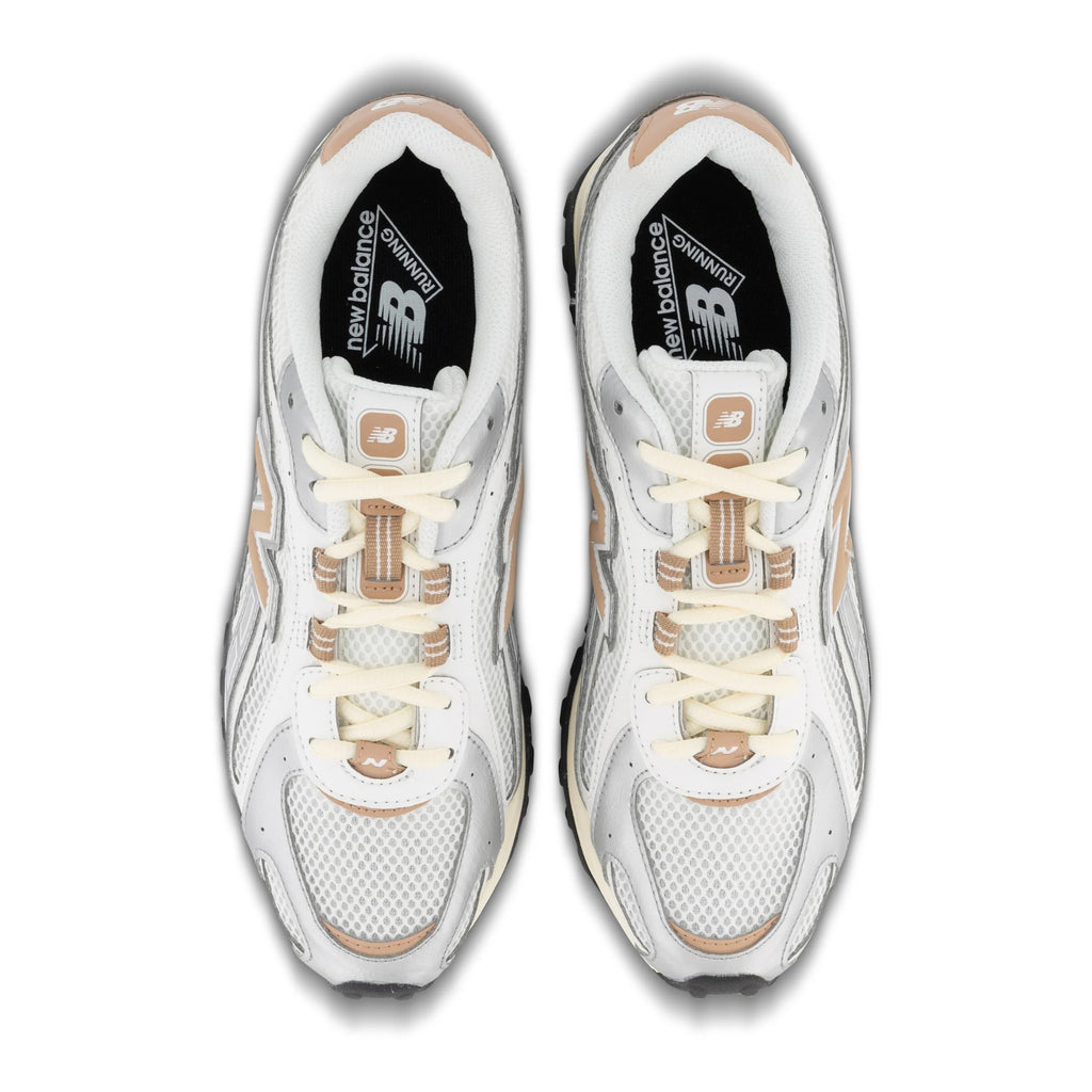 Newbalance 204L silver metallic white and brown