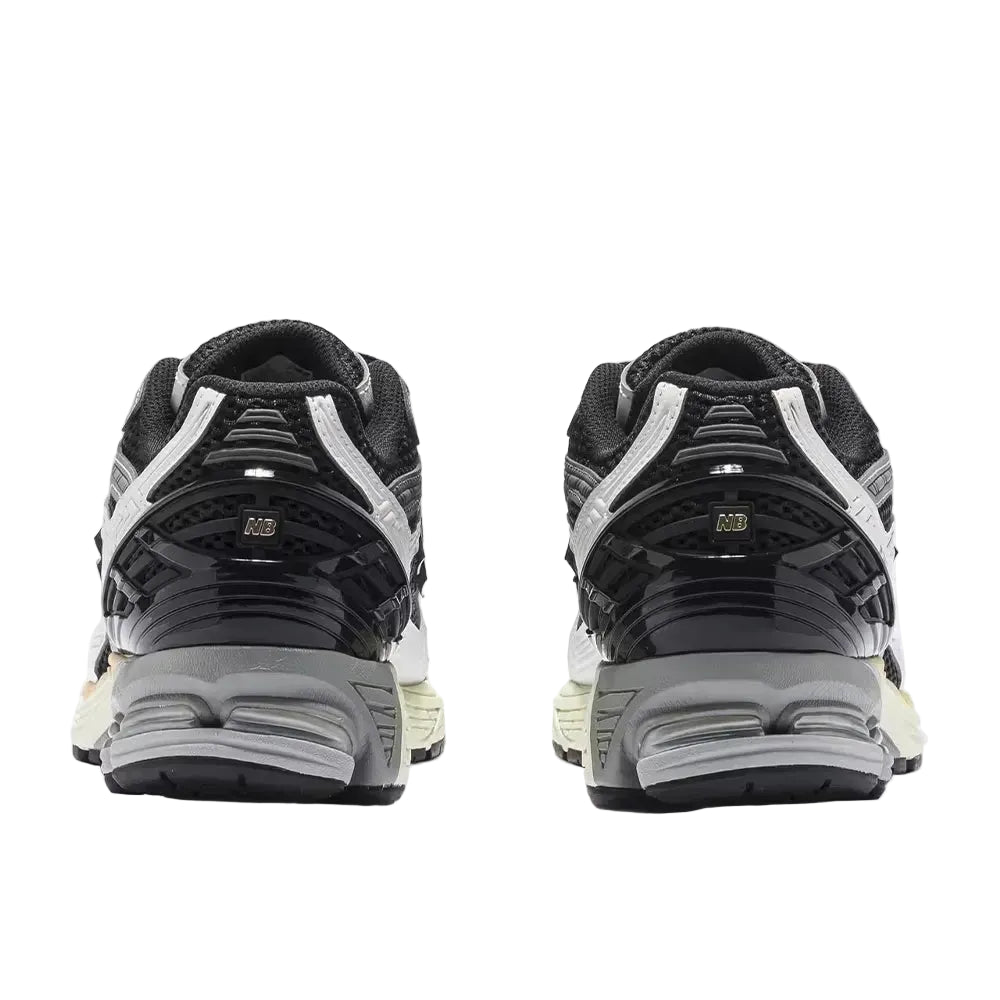New Balancee 1906 Utility Black Sea Salt Magnet