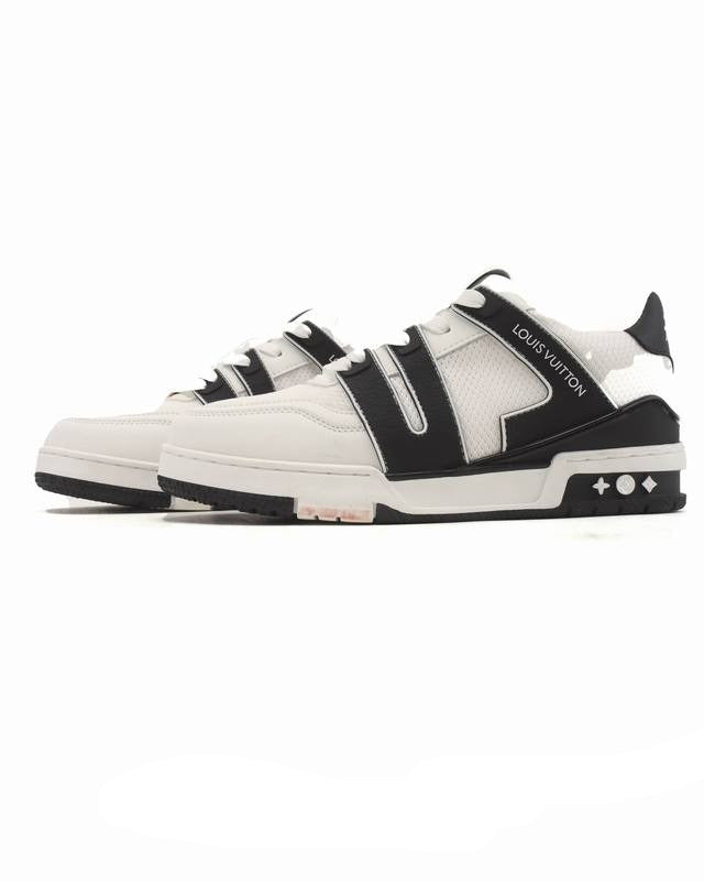 Louiss Vuitton trainer black white