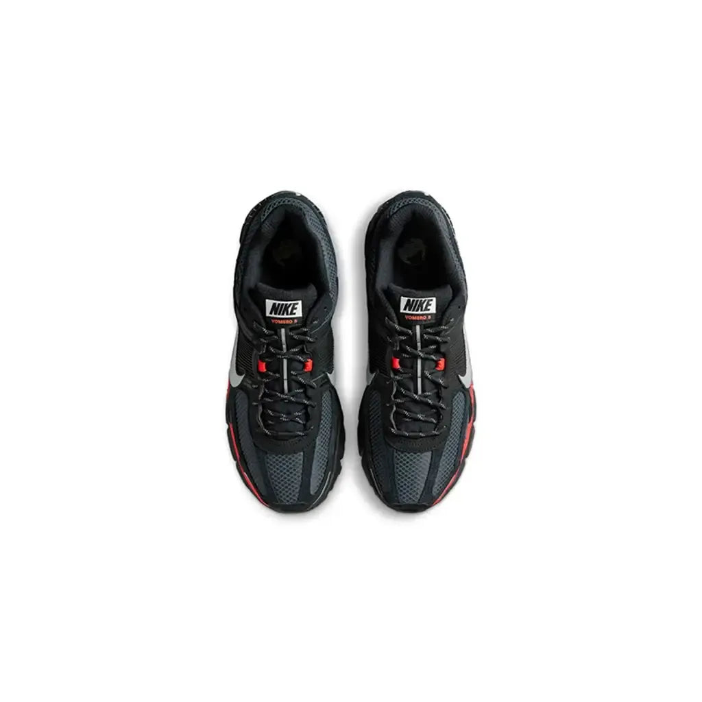 nikee zoom Vomero Bred Black
