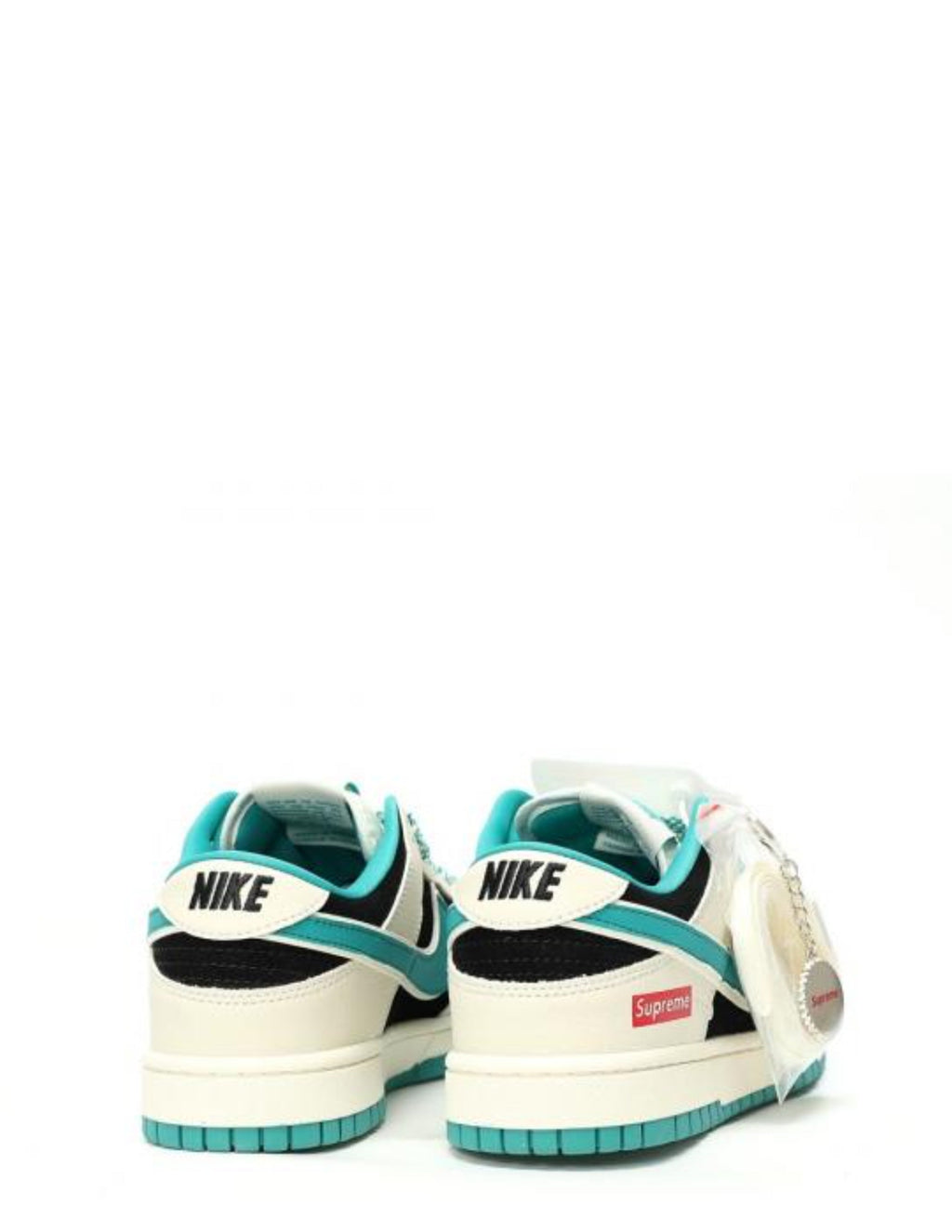 Suprem.e x Nik.e Sb Dunk Low Multi