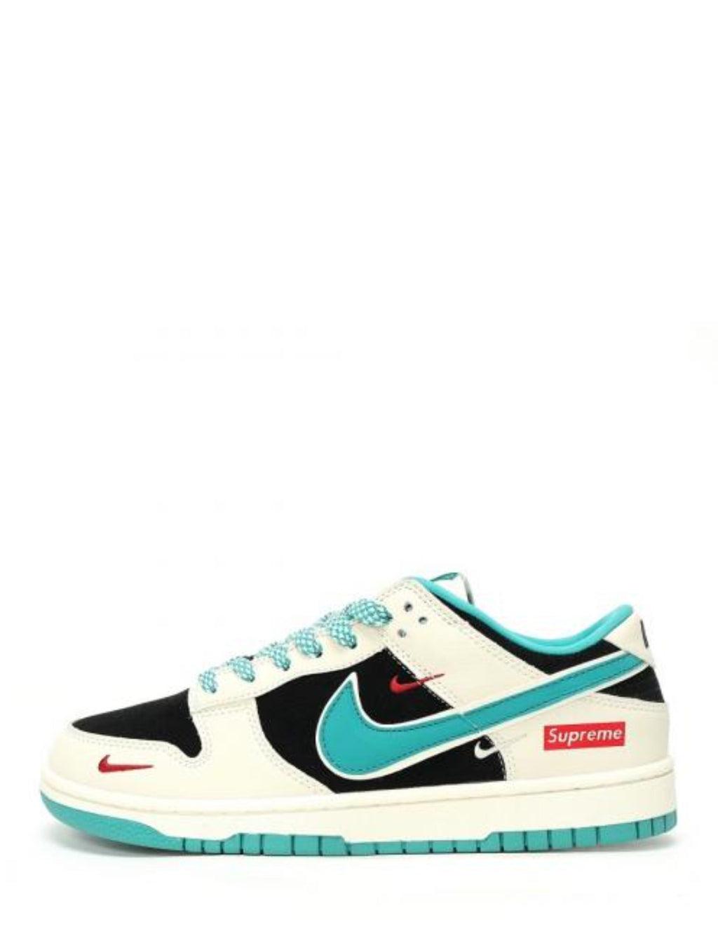 Suprem.e x Nik.e Sb Dunk Low Multi
