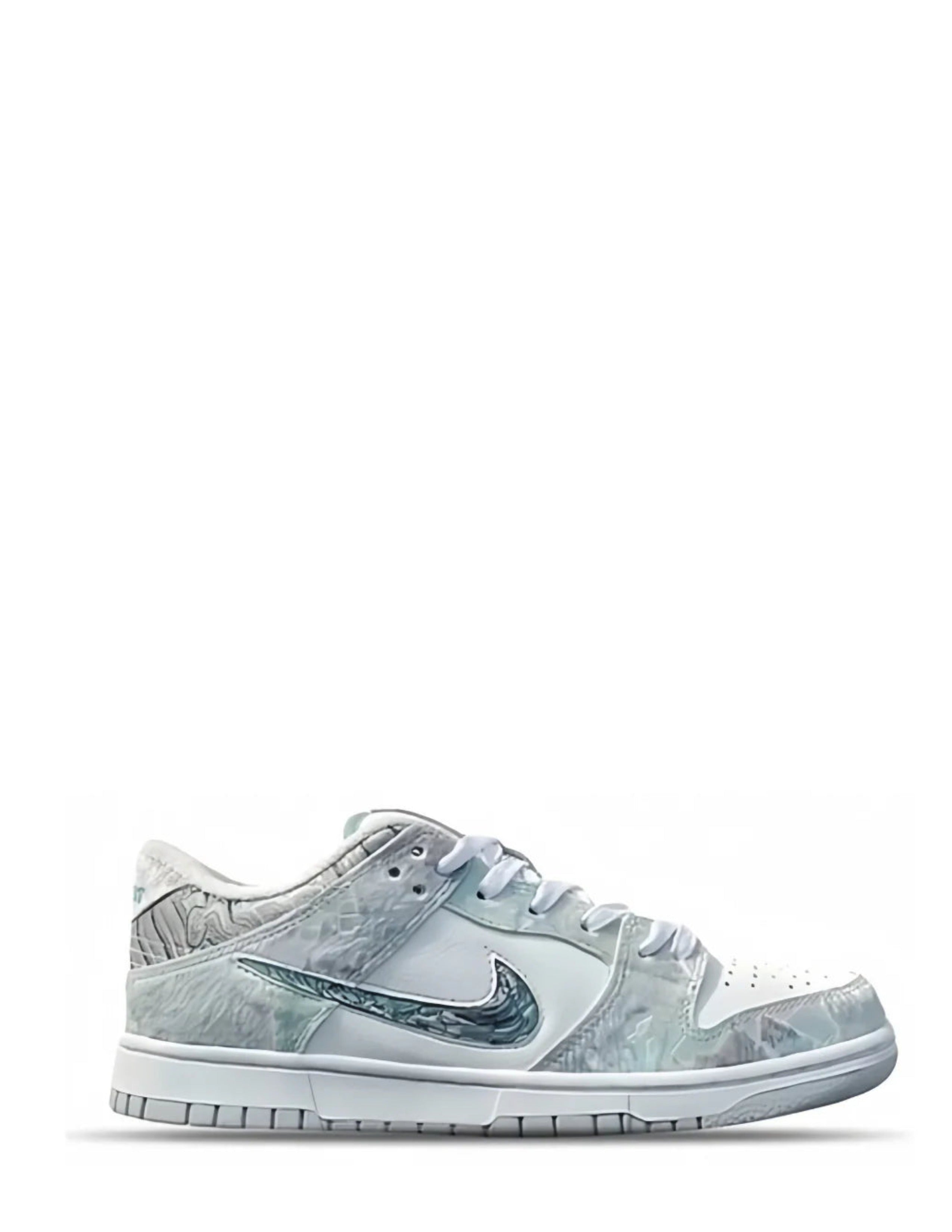 Nik e SB Dunk Low Year Of The Dragon Steam Puppet