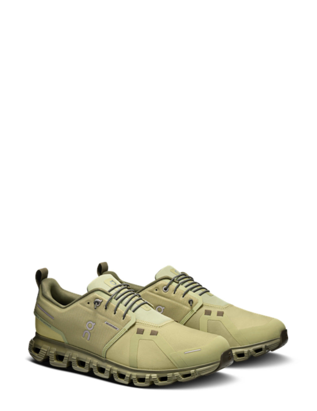 On cloud Running 6 Waterproof in the CaperGrove (823)