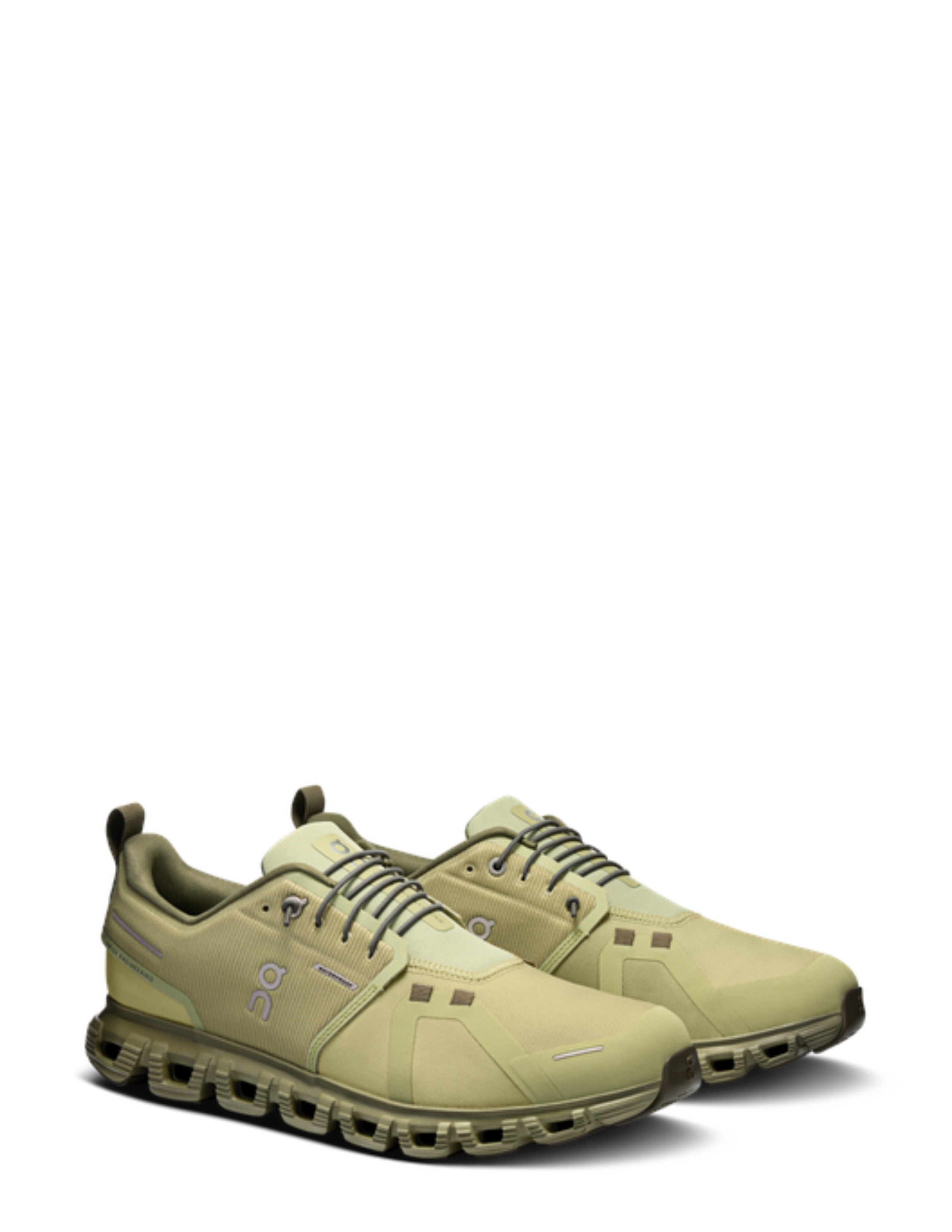 On cloud Running 6 Waterproof in the CaperGrove (823)