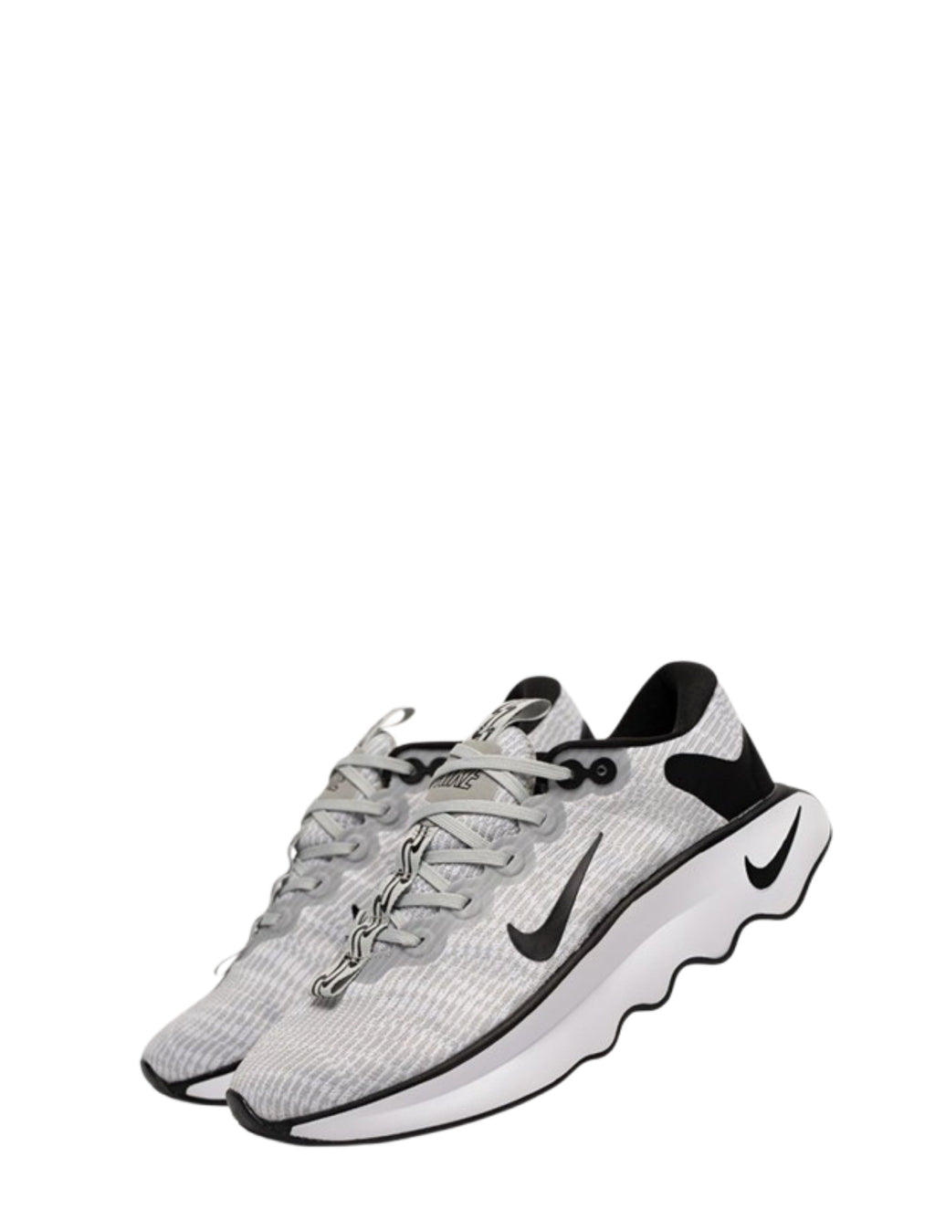 Nik_e motivation white black (849)