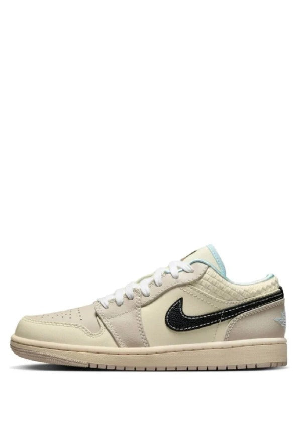 Nikee jordan 1low se sanddrift glacier blue