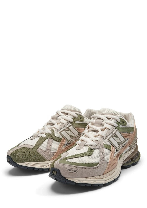 new balancee 1906 Utility Linen Dark Olivine Flat Taupe Low