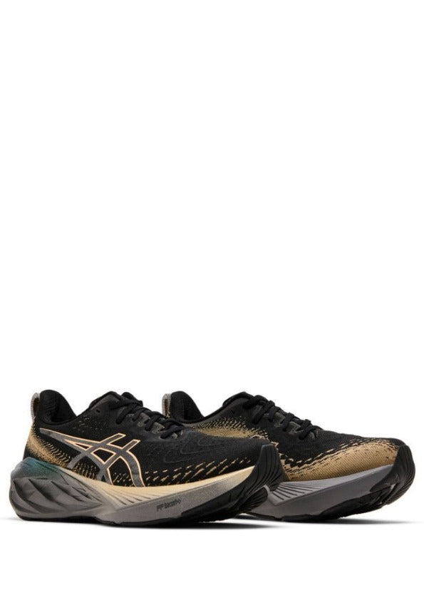 asicss Black Novablast 4 Platinum Champagne