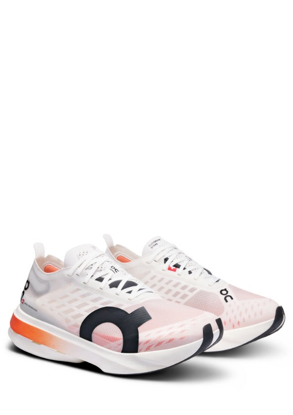 ON RUNNING CLOUD BOOM WHITE with cloud extra insole